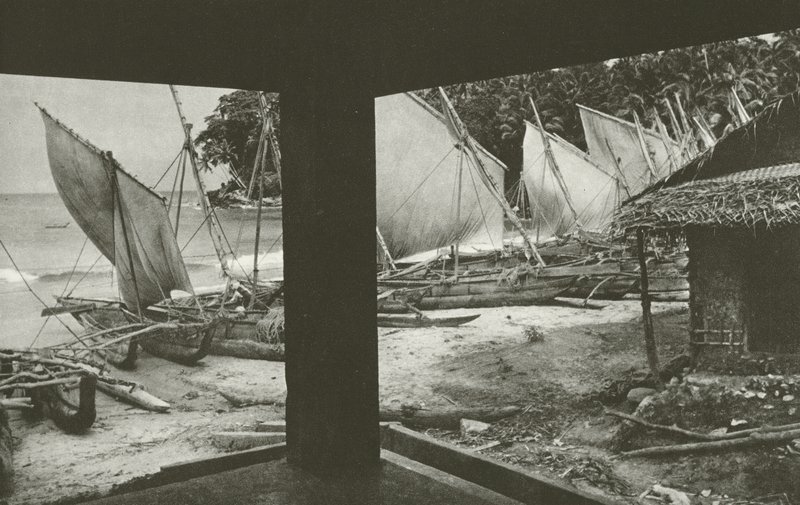 Sahildeki pencere (s/b fotoğraf) by Lionel Wendt