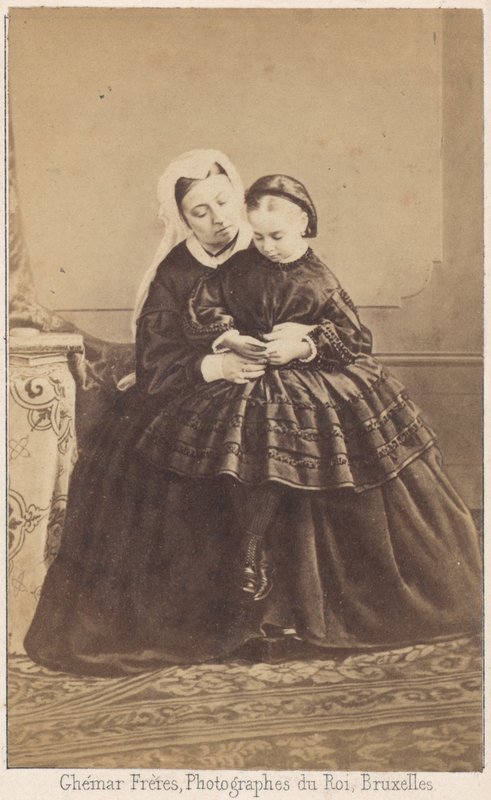 Kraliçe Victoria ve torunu by Louis Joseph Ghemar