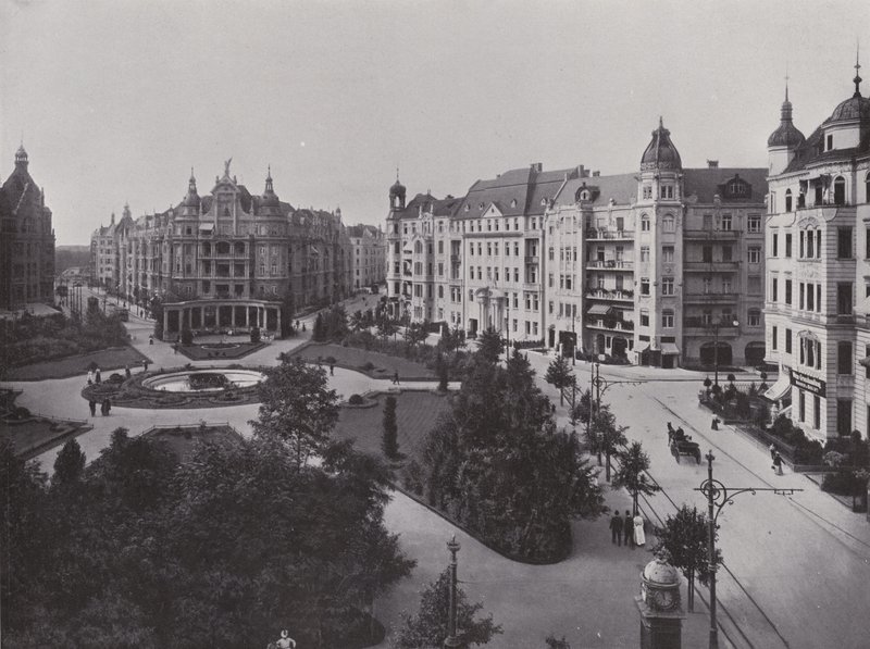 Viktoria Luise-Platz (s / b fotoğraf) by Photographer German
